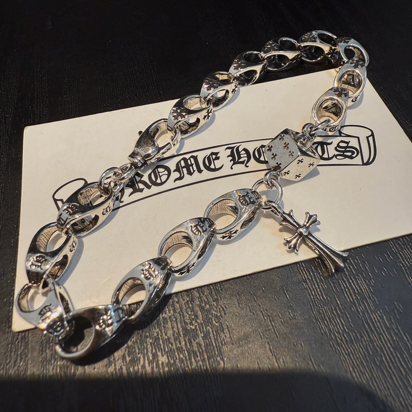 批  新款【专柜品质】Chrome Hearts克罗心 经典复古十字架骰子手链 凹凸造型不同的花纹设计风