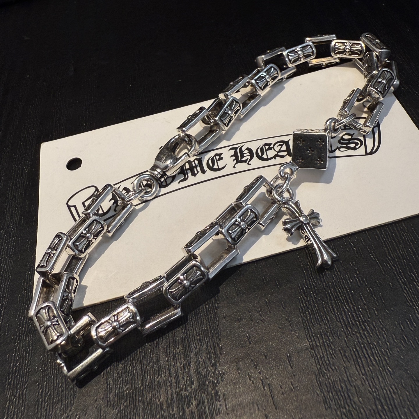   新款【专柜品质】Chrome Hearts克罗心 经典复古十字架骰子手链 凹凸造型不同的花纹设计风格