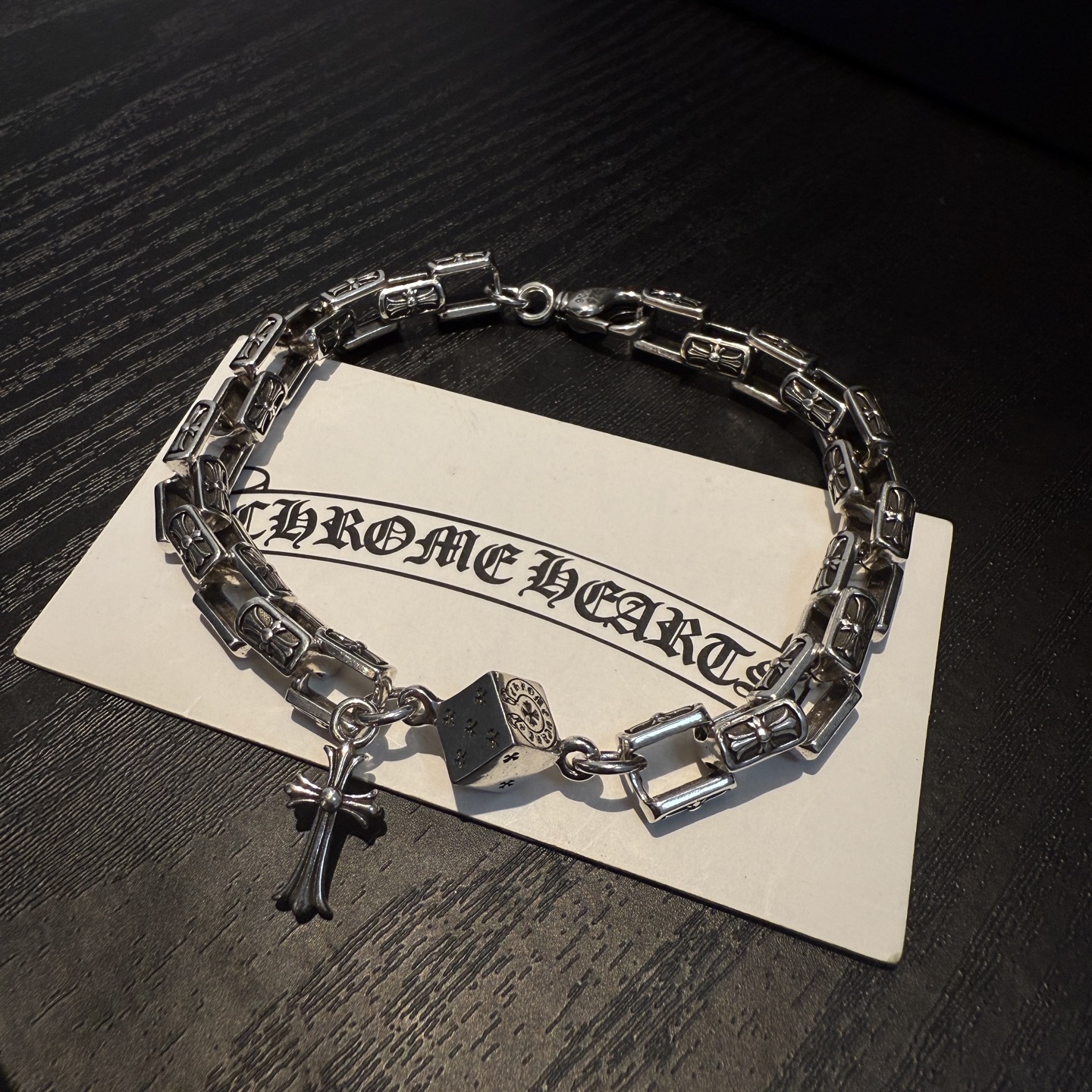   新款【专柜品质】Chrome Hearts克罗心 经典复古十字架骰子手链 凹凸造型不同的花纹设计风格