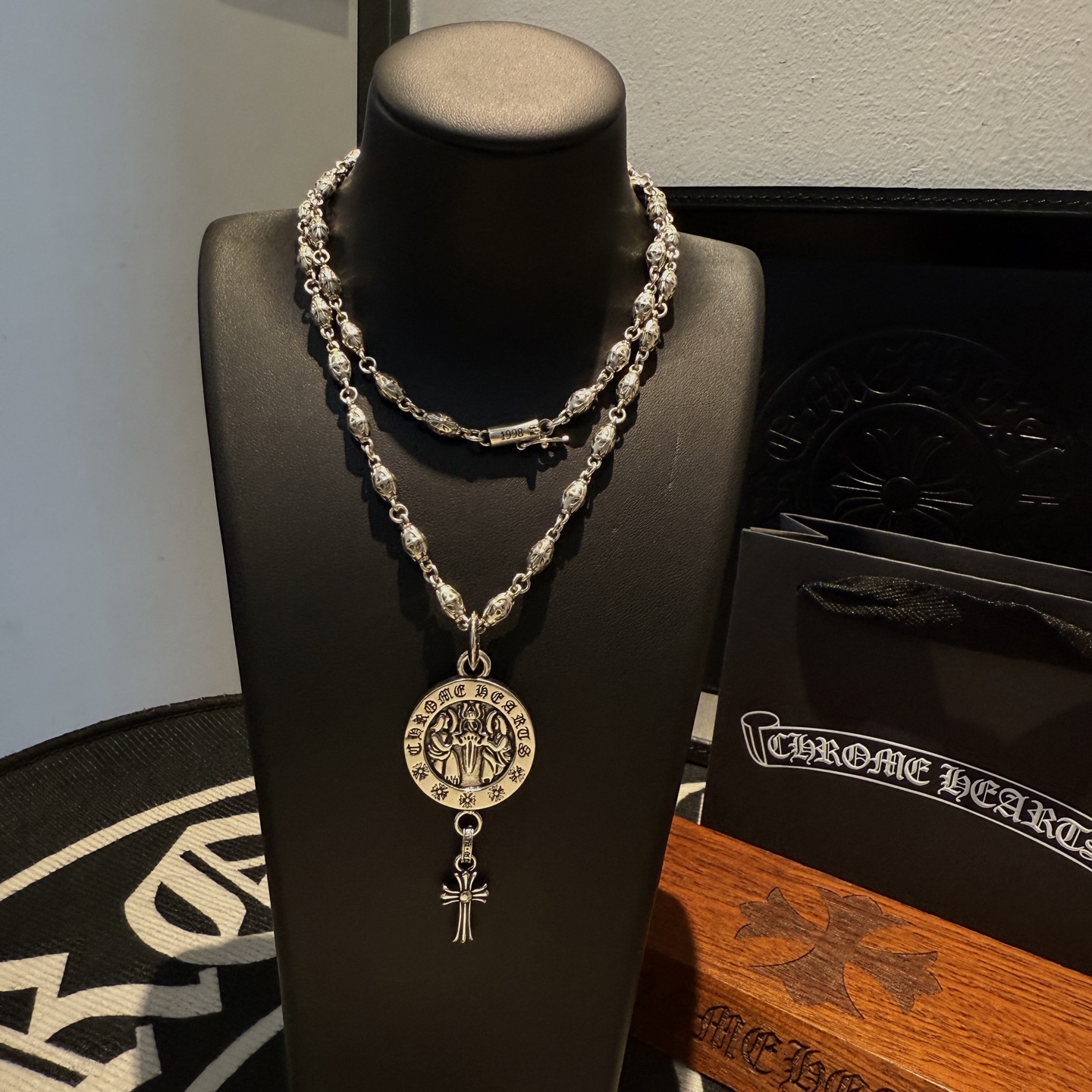   新款【专柜品质】Chrome Hearts克罗心十字花球项链 ，圣母宝剑十字架吊坠，凹凸造型不同的花