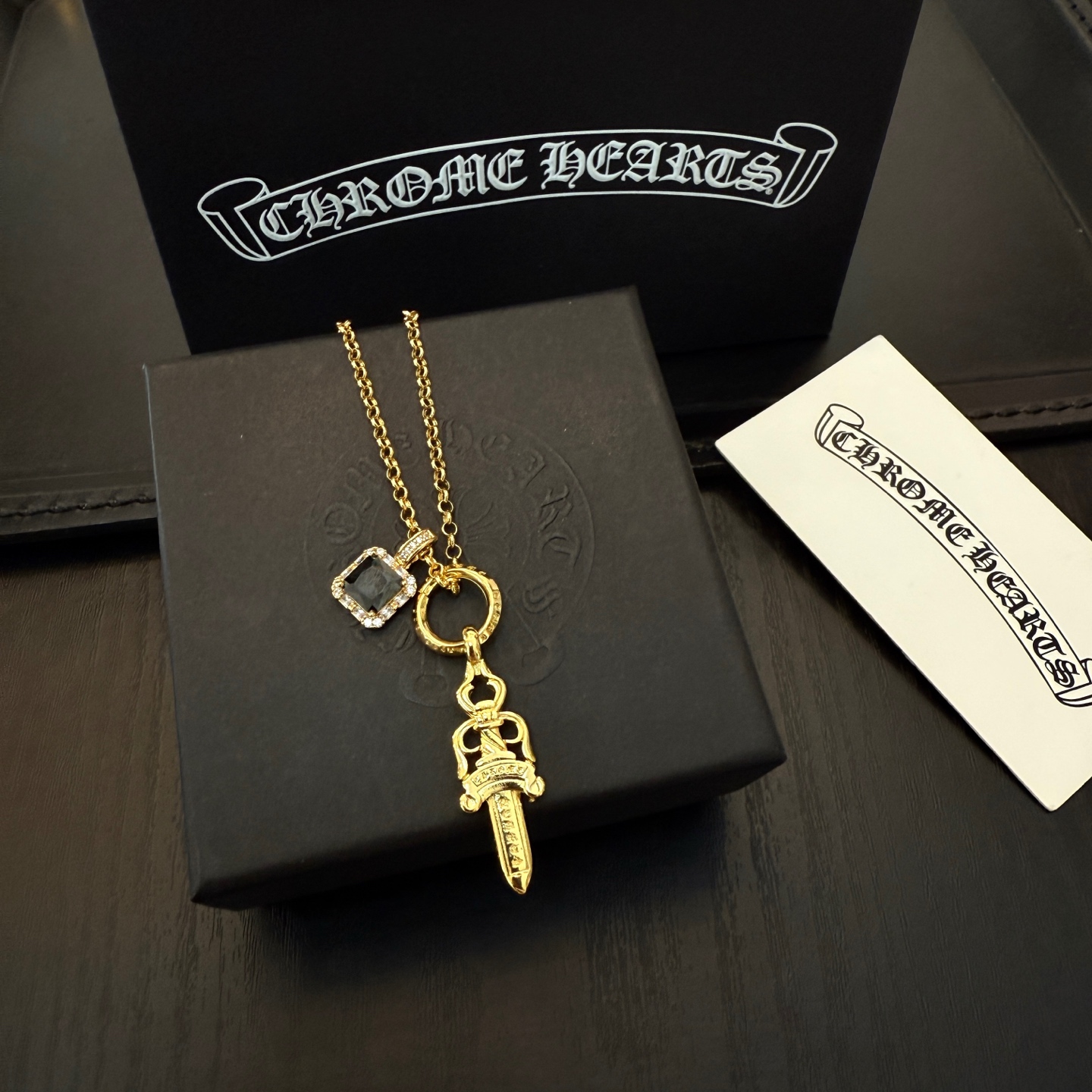   新款【专柜品质】Chrome Hearts克罗心黑方钻宝剑项链，凹凸造型不同的花纹设计风格呈现出与众