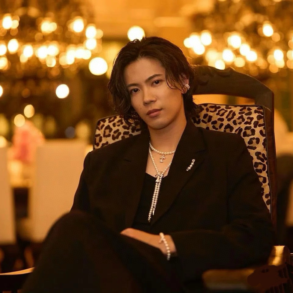  𝐂𝐡𝐫𝐨𝐦𝐞 𝐡𝐞𝐚𝐫𝐭𝐬 克罗心xmikimoto联名别针珍珠胸针，珍珠与克罗心完美碰撞结合 是克罗