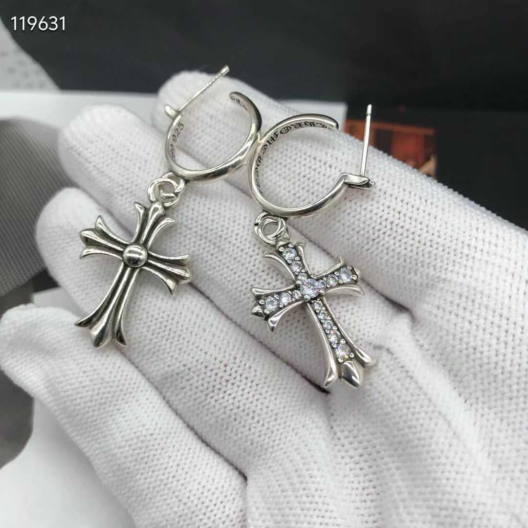  新款  【专柜品质】Chrome Hearts ❤️  克罗心十字镶钻耳钉   进口电镀工艺 精工  