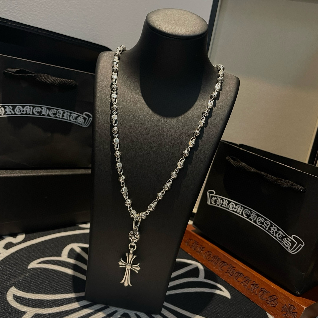  新款【专柜品质】Chrome Hearts克罗心经典复古骷髅头十字花球项链 十字架吊坠 凹凸造型不同的
