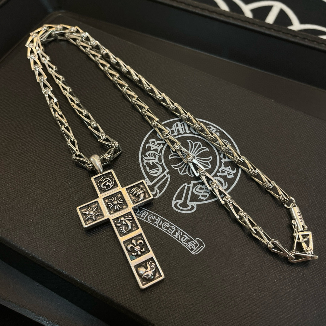  新款【专柜品质】Chrome Hearts克罗心 经典复古十字架项链 多元素十字架吊坠 凹凸造型不同的