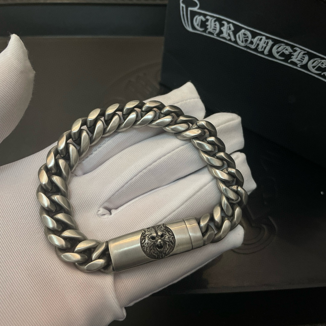 批 【专柜品质】Chrome Hearts克罗心 经典复古狮头手链 凹凸造型不同的花纹设计风格 呈现出与