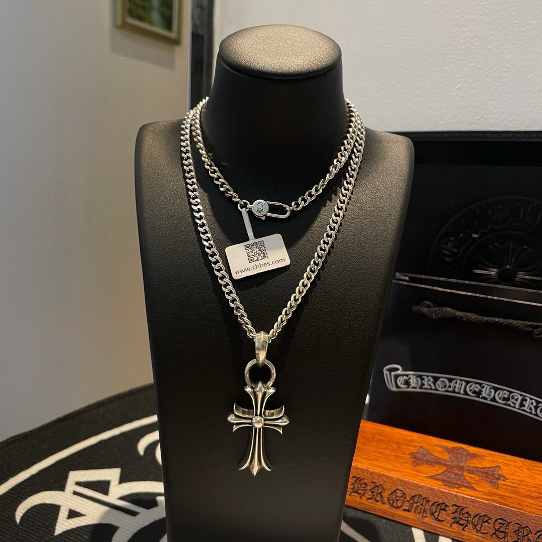  新款【专柜品质】Chrome Hearts克罗心 经典复古多项链 十字架吊坠 凹凸造型不同的花纹设计风