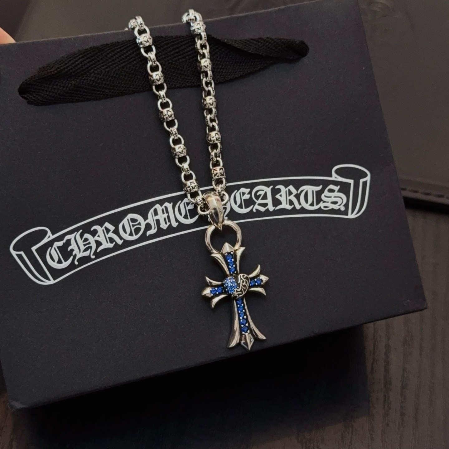    新款【专柜品质】Chrome Hearts克罗心十字花球项链 蓝钻藤花十字架吊坠，凹凸造型不同的花