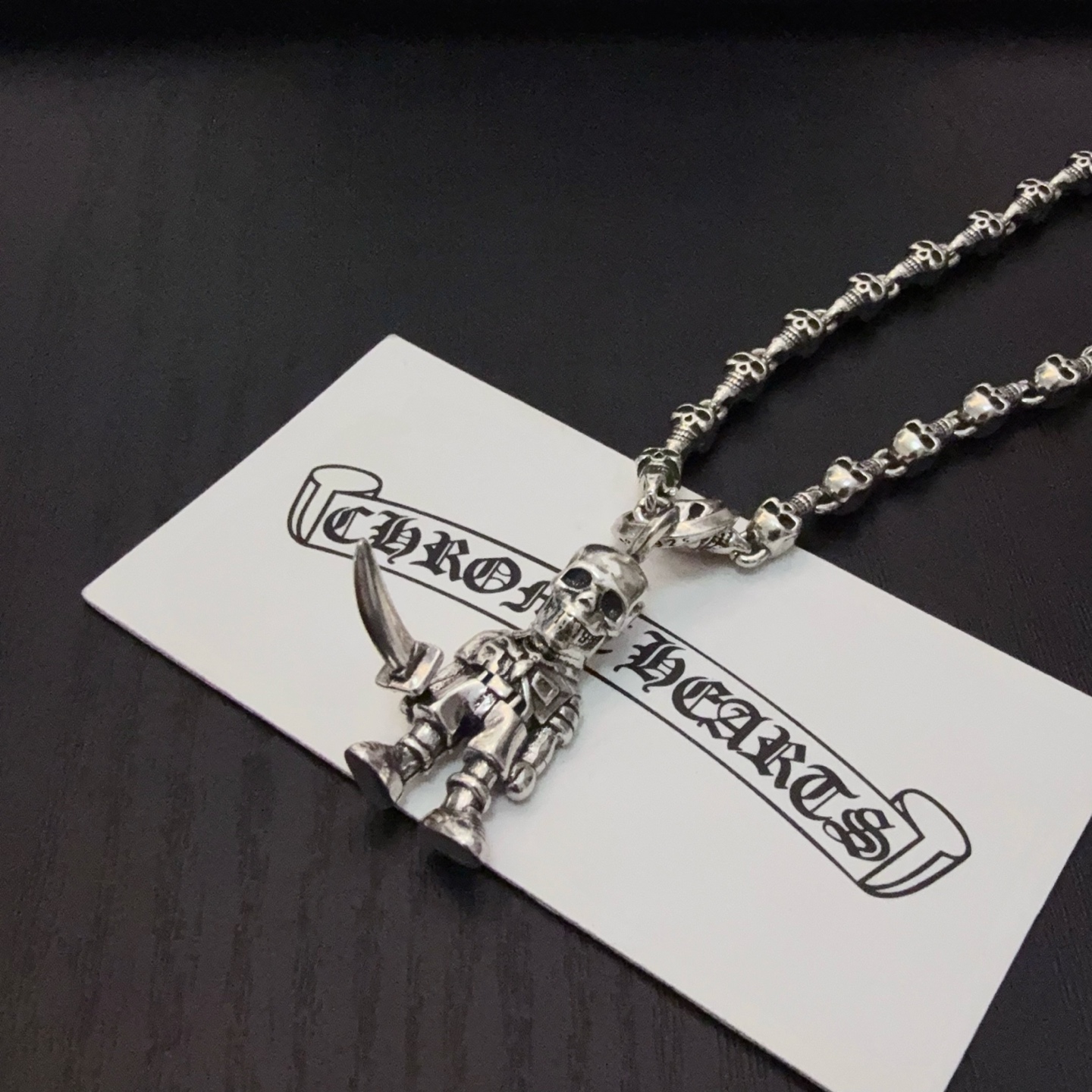   新款【专柜品质】Chrome Hearts克罗心个性骷髅头项链 骷髅头吊坠，凹凸造型不同的花纹设计风