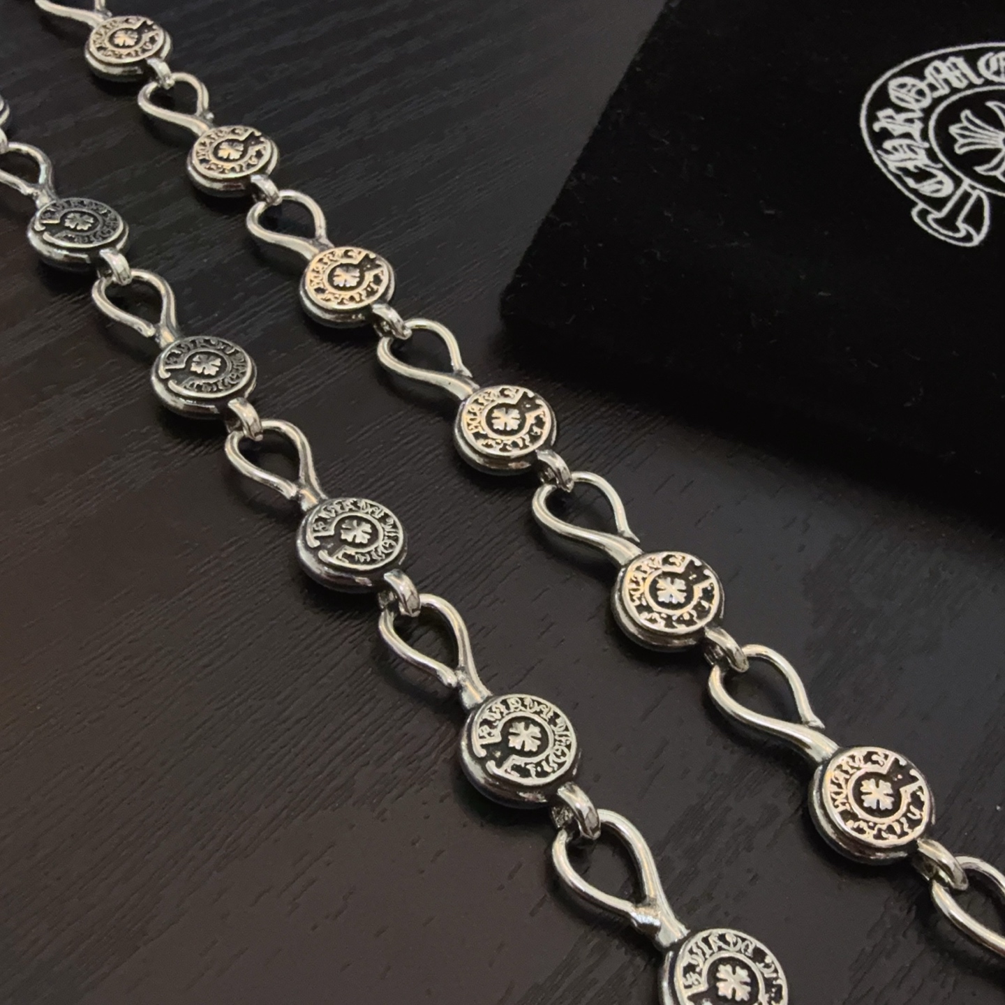  新款【专柜品质】Chrome Hearts克罗心经典复古马蹄印项链，六星芒吊坠 凹凸造型不同的花纹设计