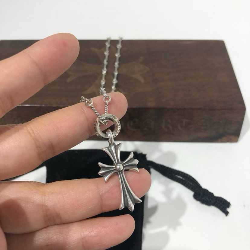 【专柜品质】Chrome Hearts克罗心经典复古十字架竹节项链 凹凸造型不同的花纹设计风格 呈现出与