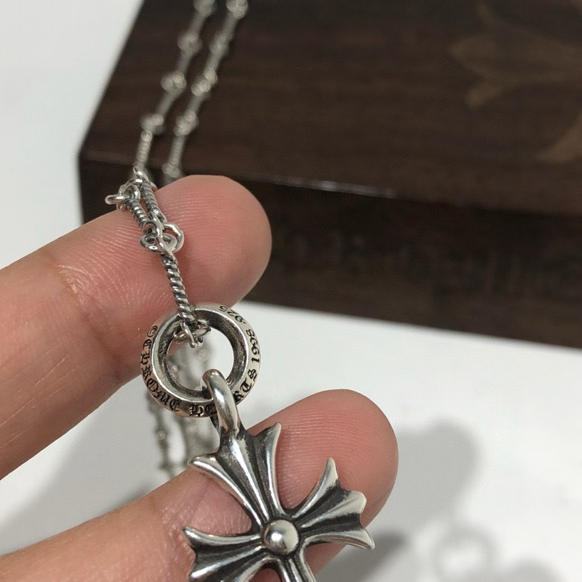 【专柜品质】Chrome Hearts克罗心经典复古十字架竹节项链 凹凸造型不同的花纹设计风格 呈现出与