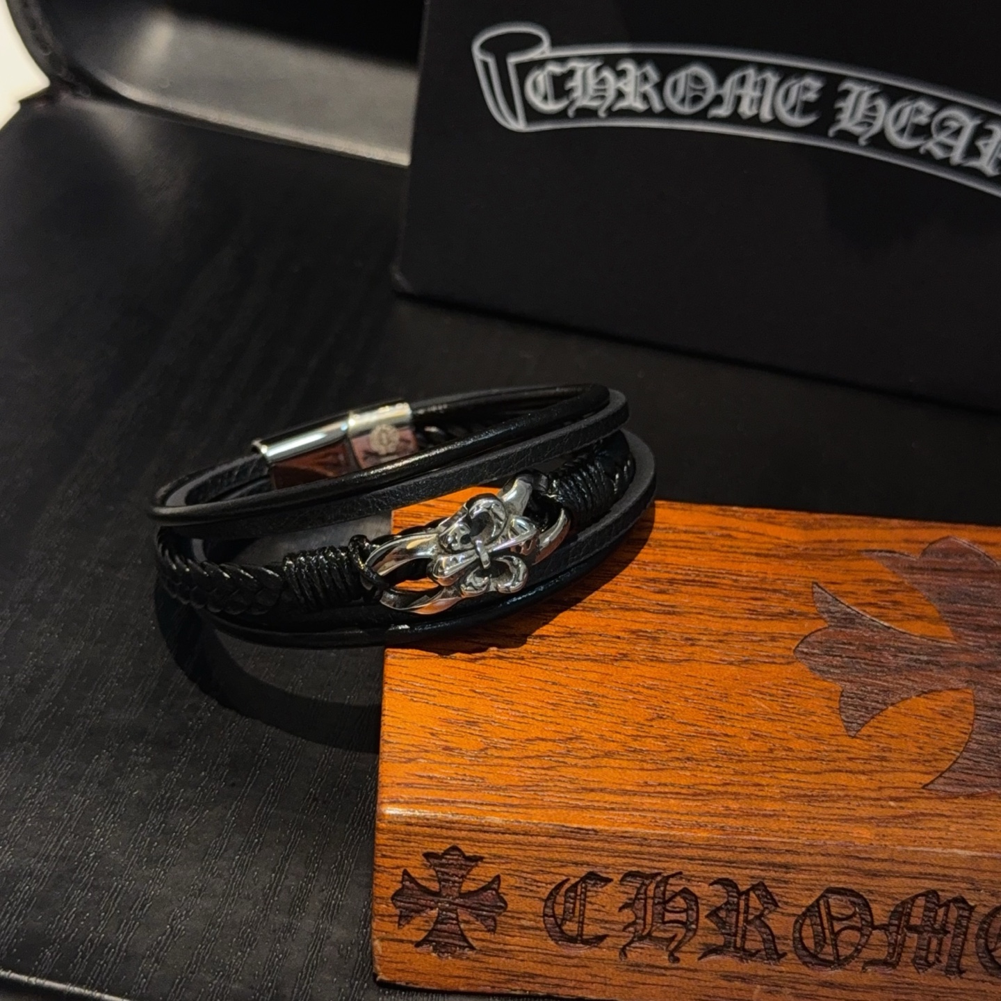  新款【专柜品质】Chrome Hearts克罗心皮绳手镯手绳，凹凸造型不同的花纹设计风格呈现出与众不同