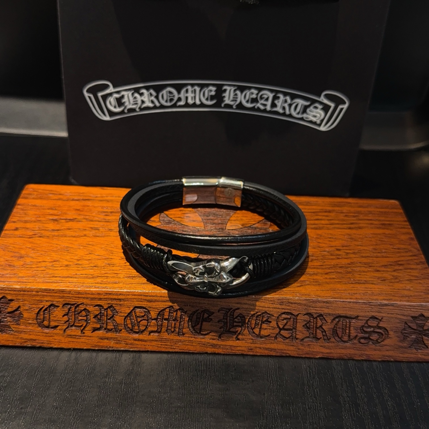  新款【专柜品质】Chrome Hearts克罗心皮绳手镯手绳，凹凸造型不同的花纹设计风格呈现出与众不同