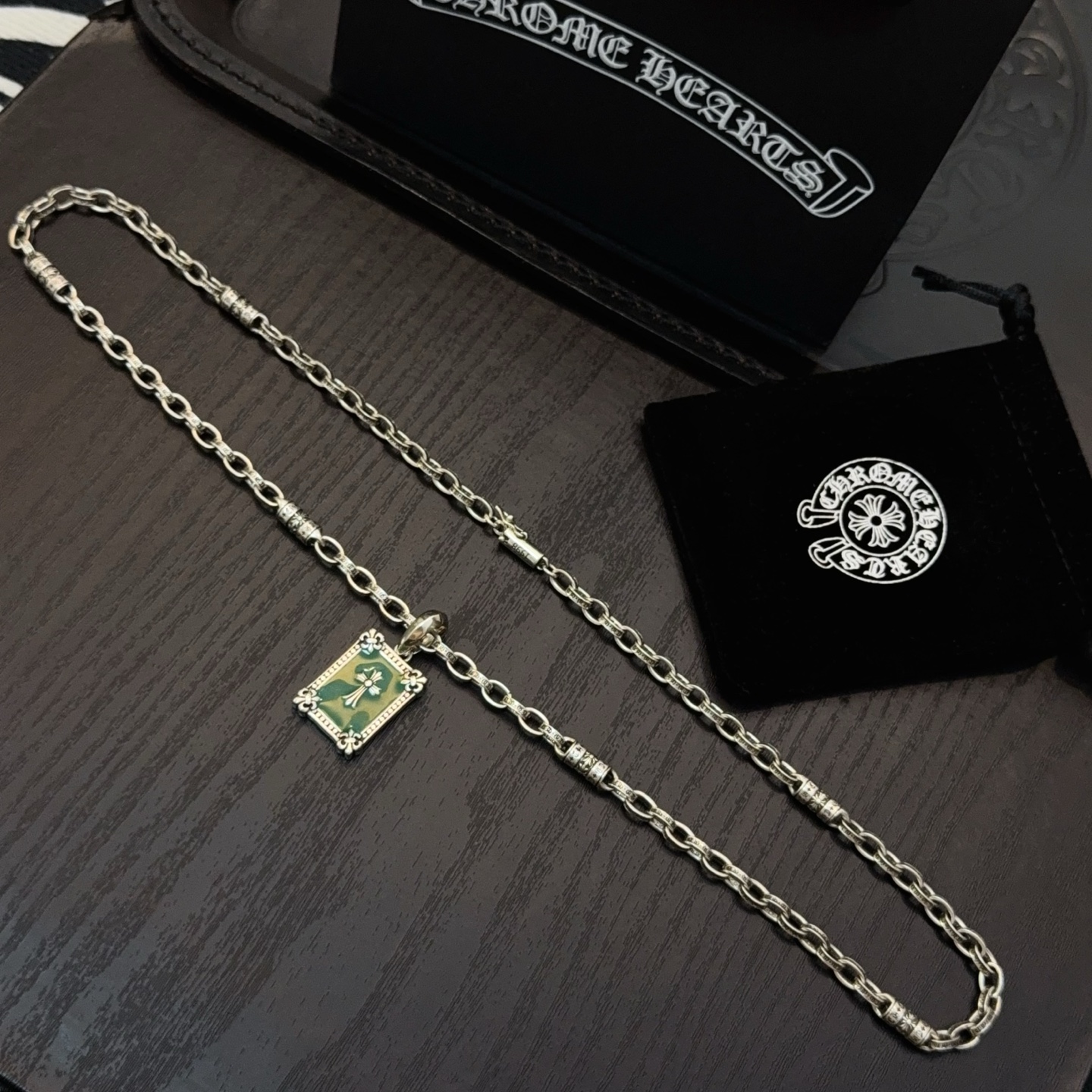  新款【专柜品质】Chrome Hearts克罗心经典复古十字架项链，方牌十字架吊坠 凹凸造型不同的花纹