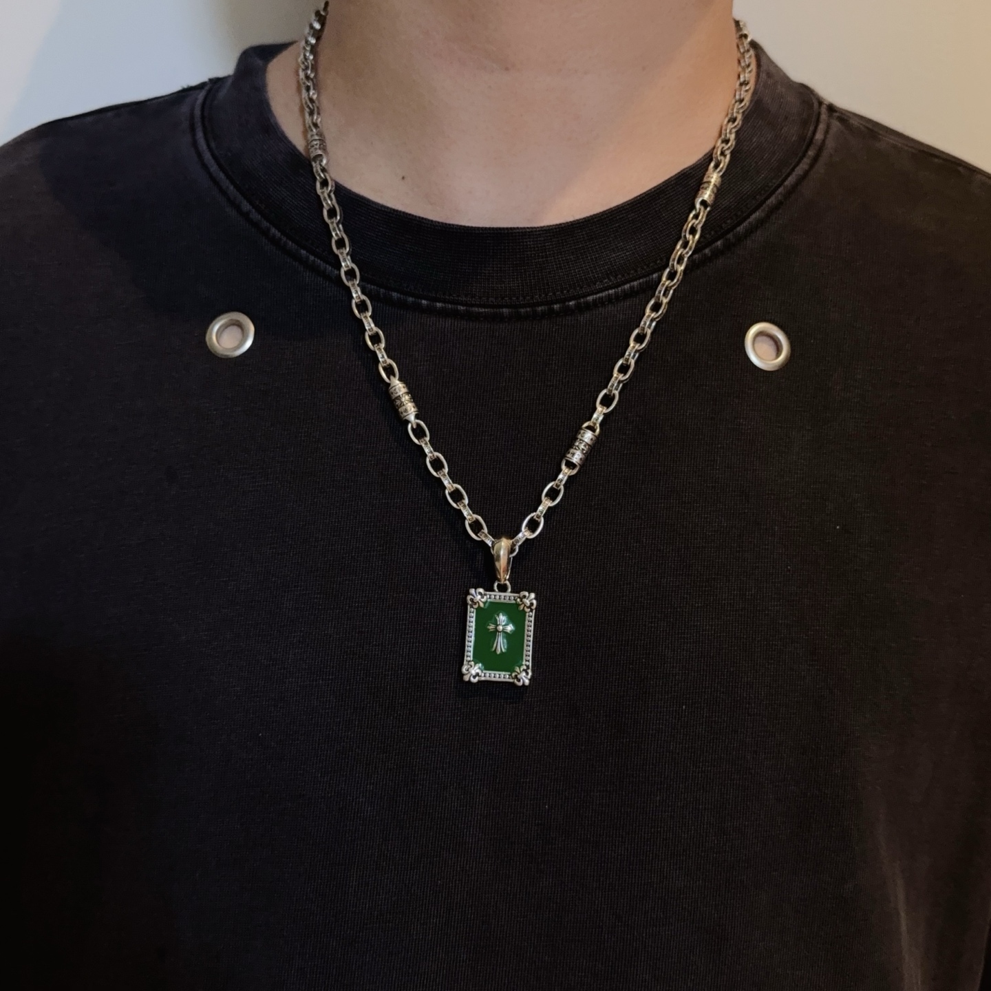  新款【专柜品质】Chrome Hearts克罗心经典复古十字架项链，方牌十字架吊坠 凹凸造型不同的花纹