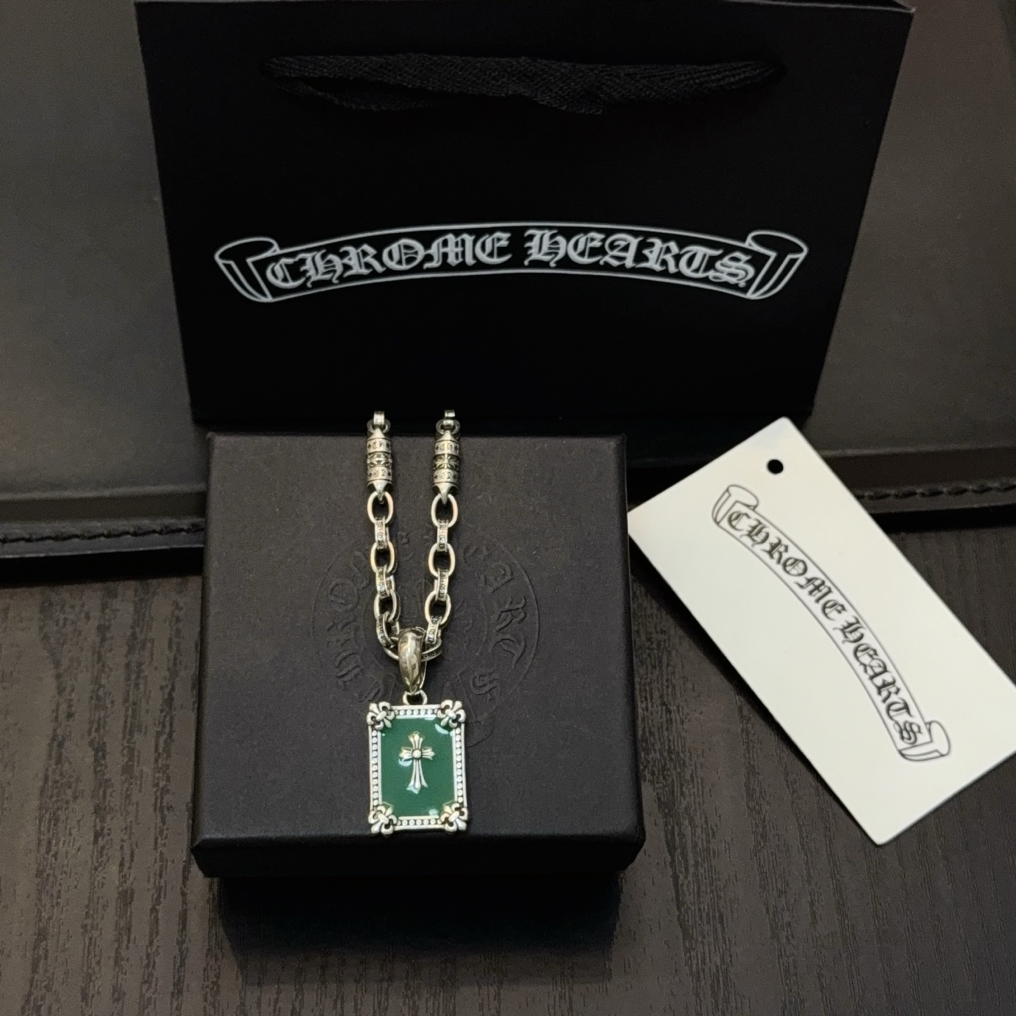  新款【专柜品质】Chrome Hearts克罗心经典复古十字架项链，方牌十字架吊坠 凹凸造型不同的花纹