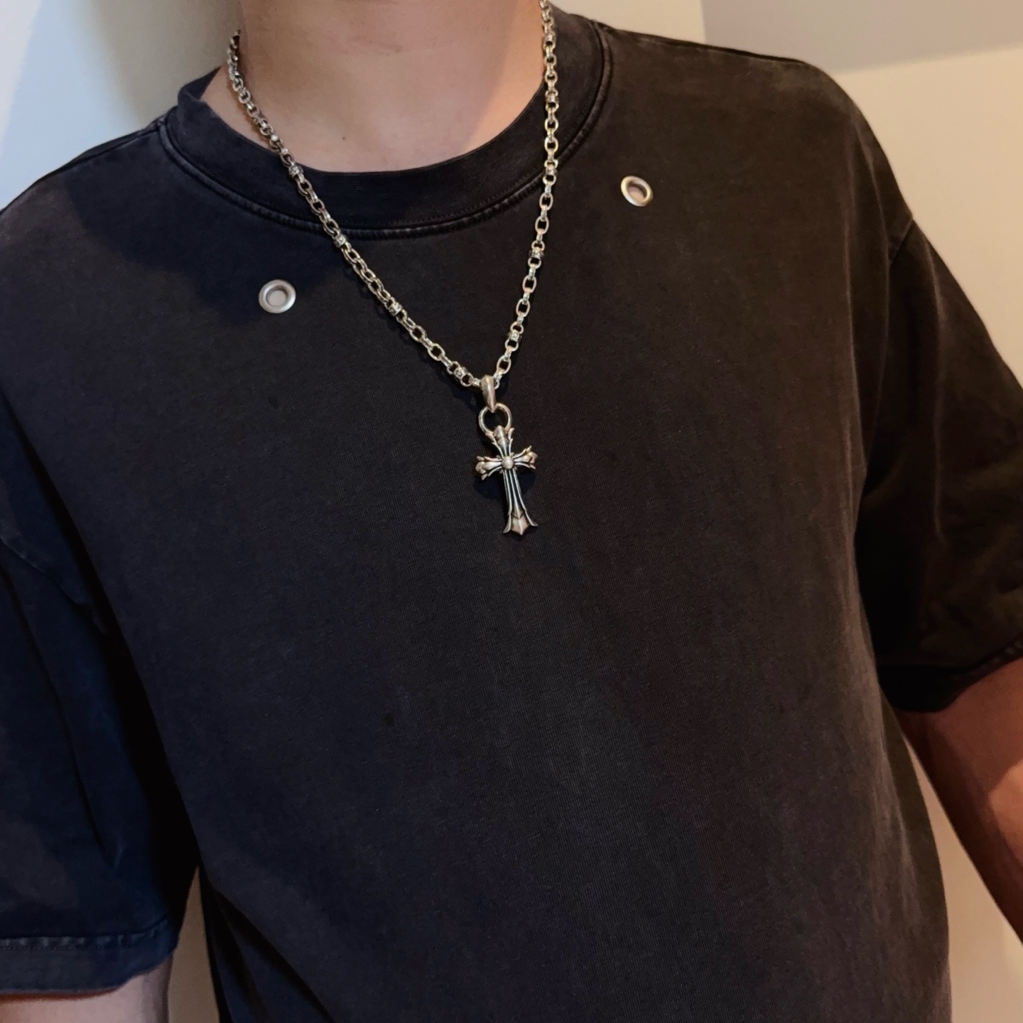  新款【专柜品质】Chrome Hearts克罗心经典复古花球项链，十字架吊坠 凹凸造型不同的花纹设计风