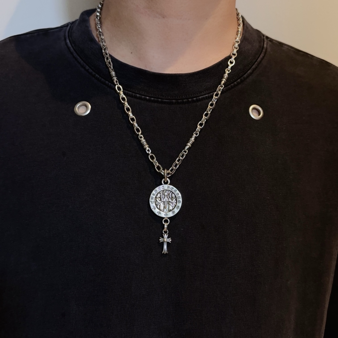  新款【专柜品质】Chrome Hearts克罗心经典复古花球项链，圣母宝剑十字架吊坠 凹凸造型不同的花