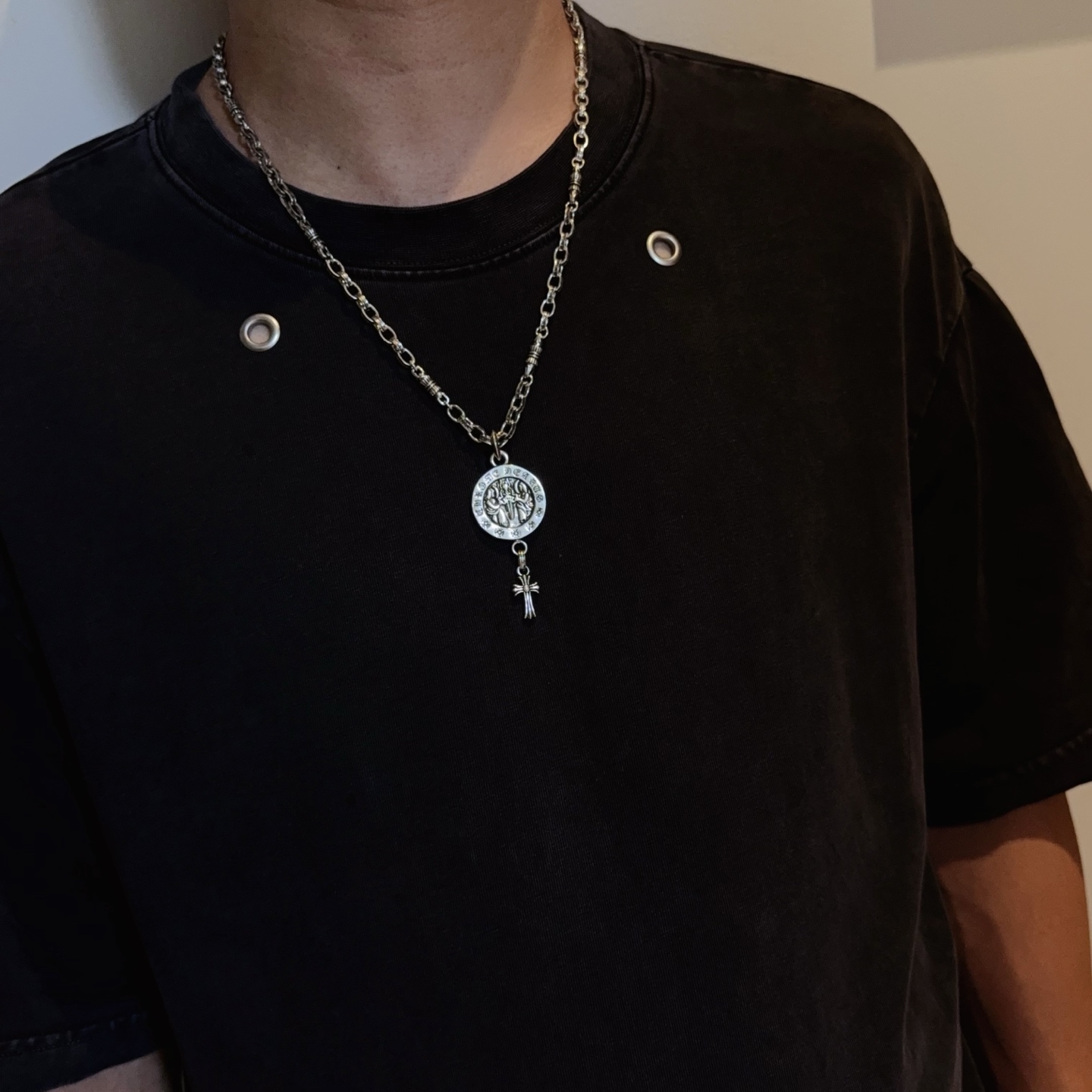  新款【专柜品质】Chrome Hearts克罗心经典复古花球项链，圣母宝剑十字架吊坠 凹凸造型不同的花