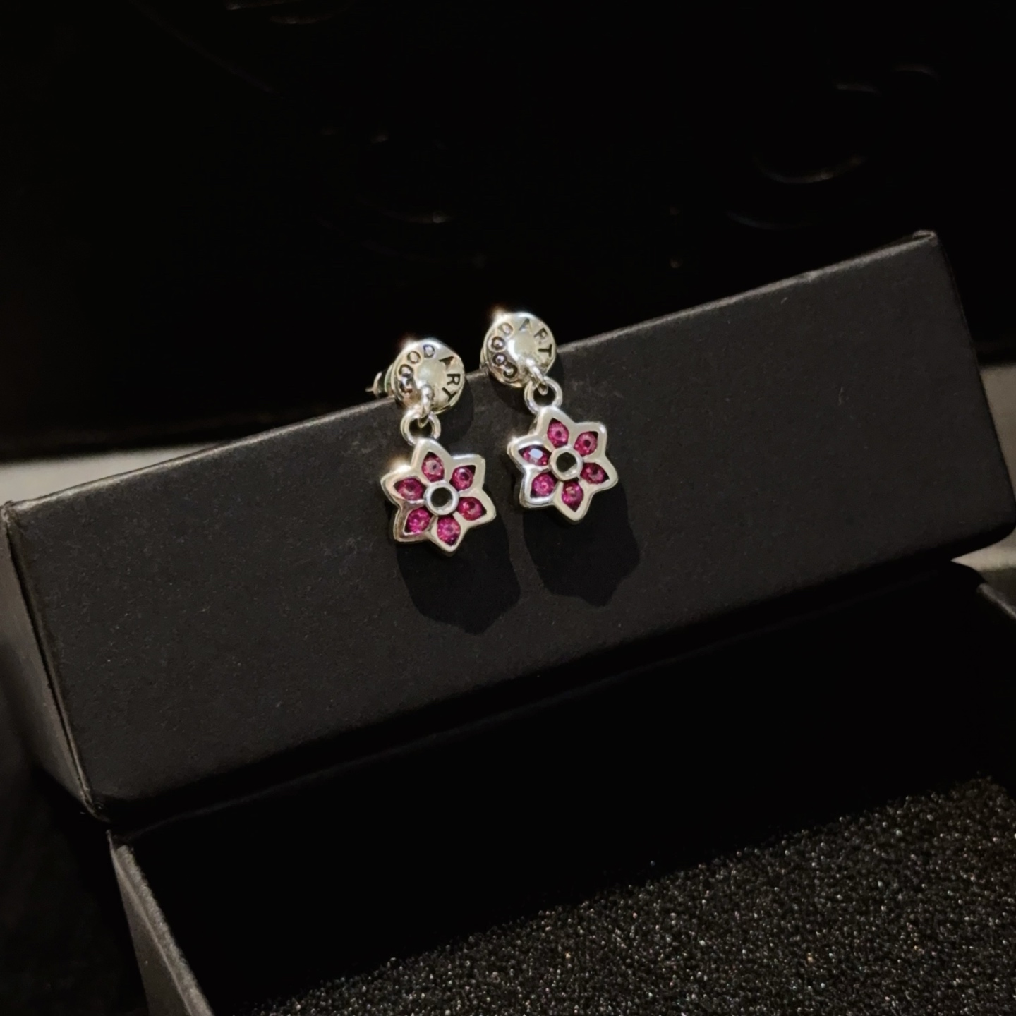  新款  【专柜品质】Chrome Hearts ❤️  克罗心粉钻耳钉   进口电镀工艺 精工  ～正