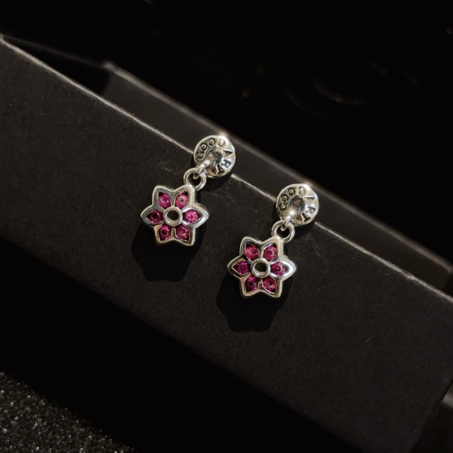  新款  【专柜品质】Chrome Hearts ❤️  克罗心粉钻耳钉   进口电镀工艺 精工  ～正