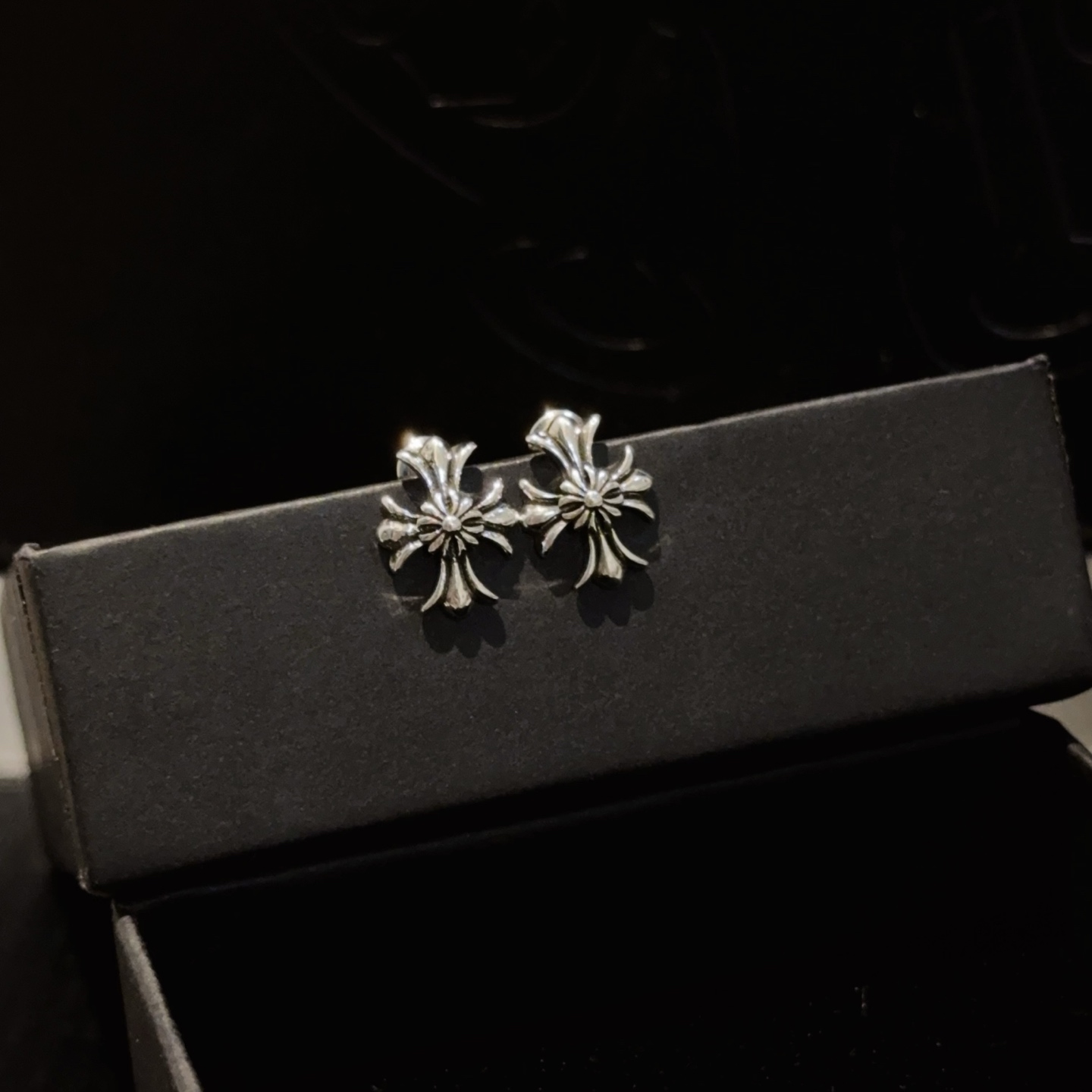  新款  【专柜品质】Chrome Hearts ❤️  克罗心十字架耳钉   进口电镀工艺 精工  ～