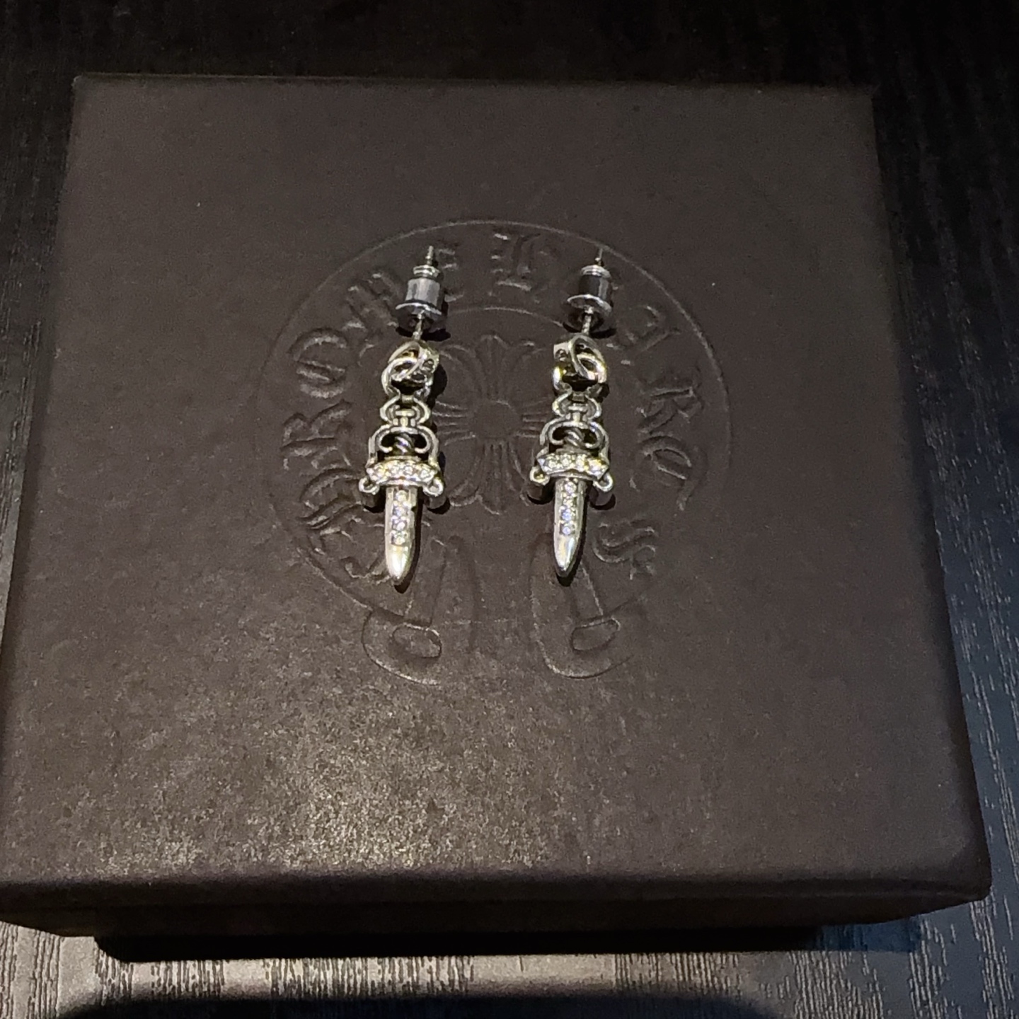  新款  【专柜品质】Chrome Hearts ❤️  克罗心宝剑镶钻耳钉   进口电镀工艺 精工  