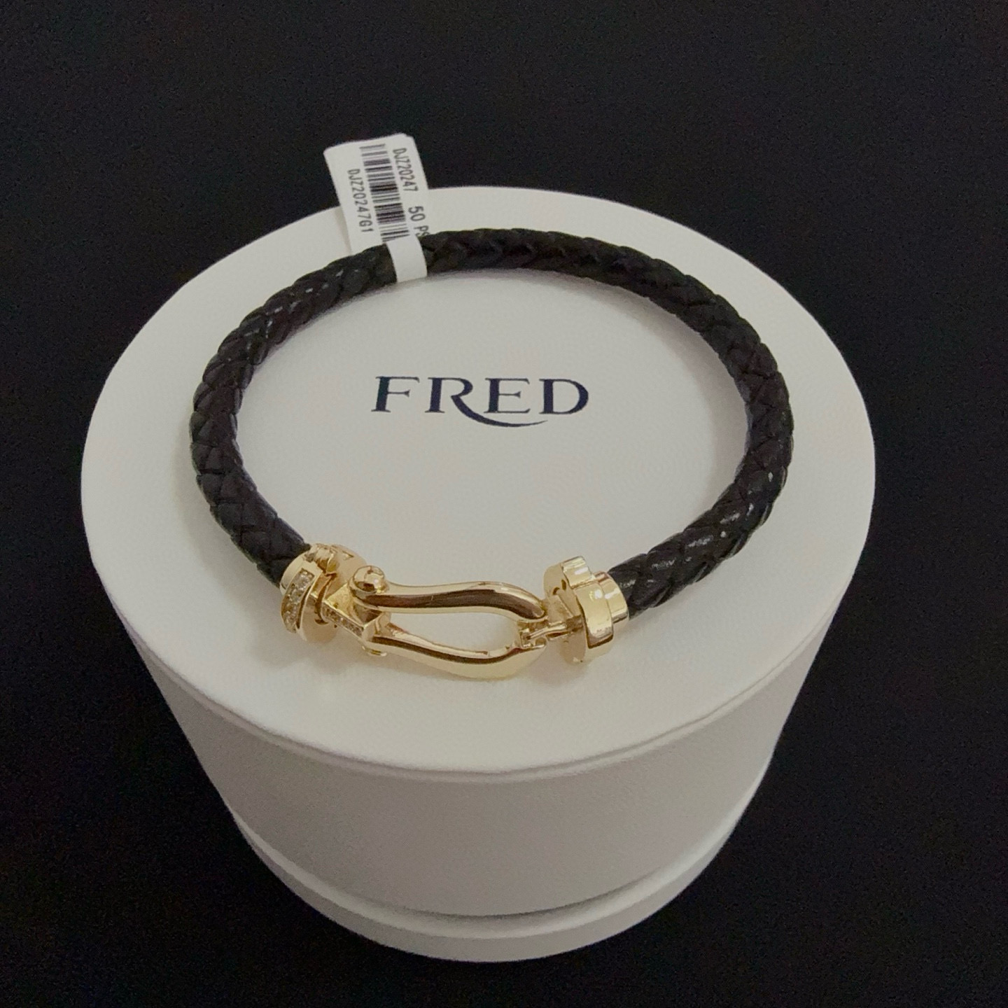 NO:381062,Popular Ferederik diamond-inlaid horseshoe buckle leather rope bracelet classic and versatile, internet celebrity expert, a must-have item for fashion, fashionable and exquisite, 11 pairs of customized versions, thickened electroplating 18k process, different from the ordinary version on the market, the effect of getting used is very versatile!  !  , jewelry quality, bracelet19860909火爆 费雷德满钻镶钻马蹄扣皮绳手链经典百搭,网红达人 时尚一族备必单品,时尚精致,11对版定制,加厚电镀18k工艺,区别市面上普通版本上手效果非常百搭！！,饰品精品,bracelet,Jewelry