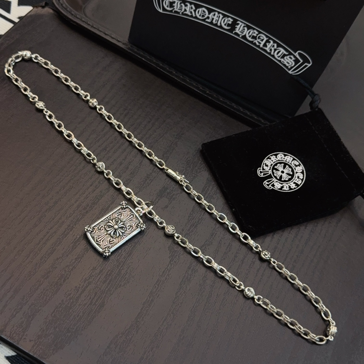  新款【专柜品质】Chrome Hearts克罗心多元素花球项链 方牌十字花吊坠，凹凸造型不同的花纹设计