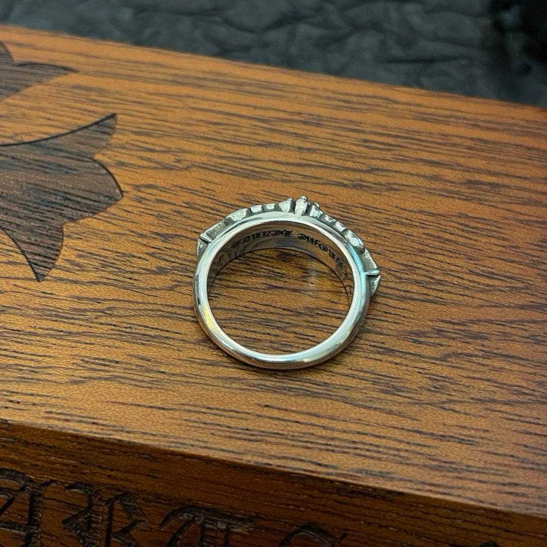    【专柜品质】Chrome Hearts克罗心 经典做旧粉钻戒指 凹凸造型不同的花纹设计风格呈现出与