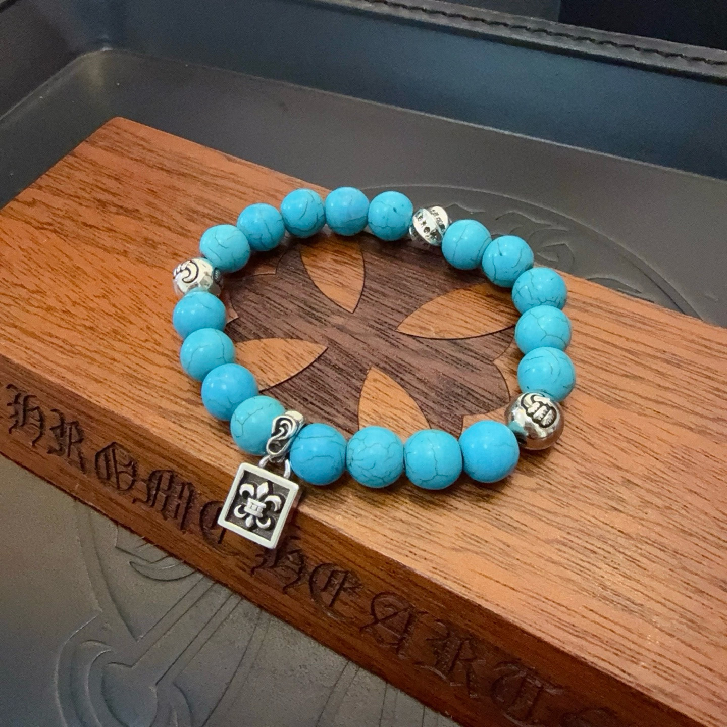  新款【专柜品质】Chrome Hearts克罗心经典复古多元绿松石手链手串，凹凸造型不同的花纹设计风格