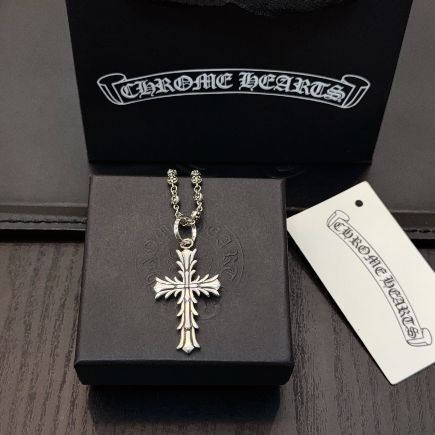    新款【专柜品质】Chrome Hearts克罗心十字花球项链 十字架吊坠 凹凸造型不同的花纹设计风