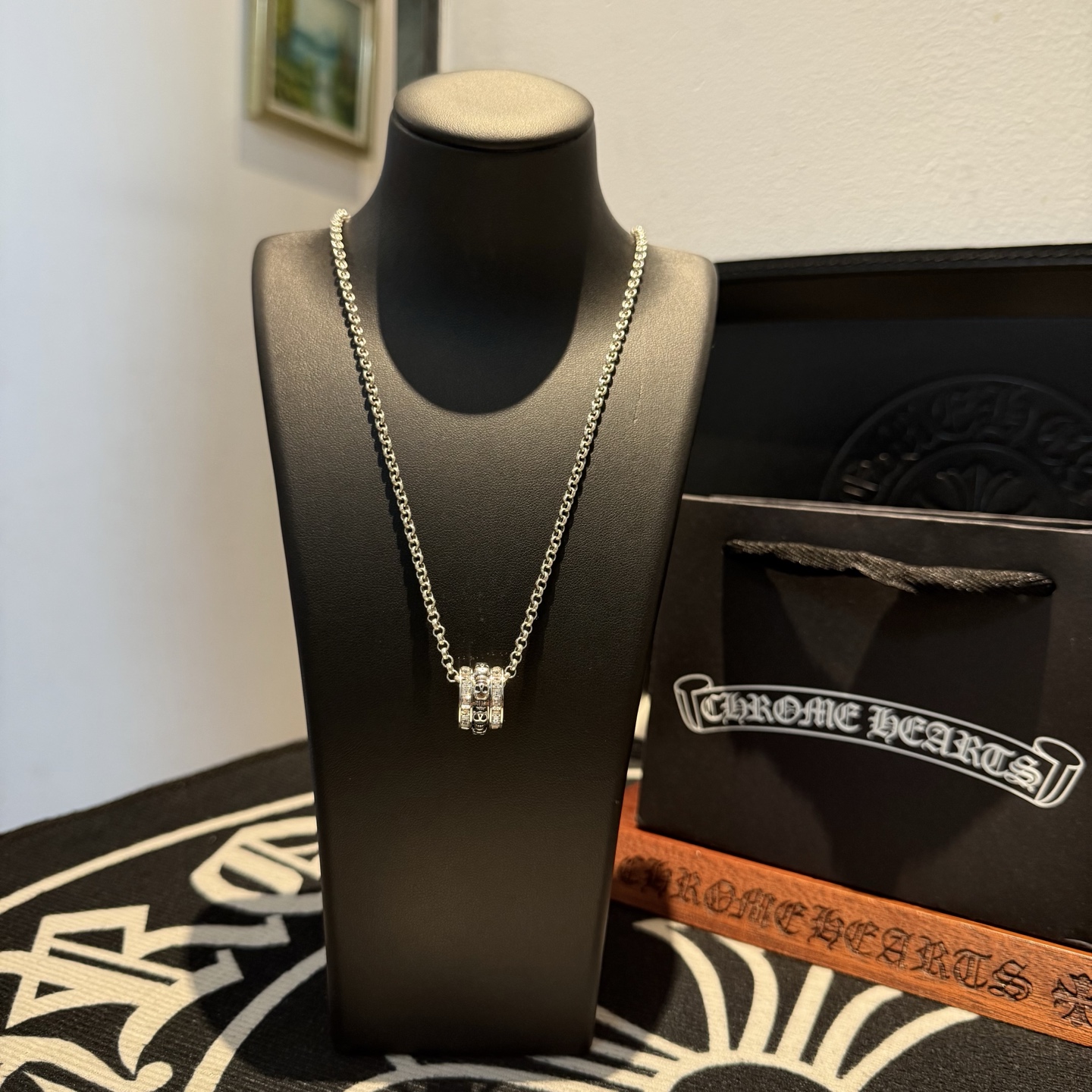   新款【专柜品质】Chrome Hearts克罗心骷髅头项链，凹凸造型不同的花纹设计风格 呈现出与众不