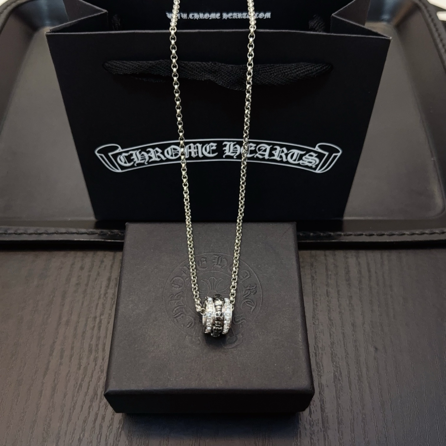   新款【专柜品质】Chrome Hearts克罗心骷髅头项链，凹凸造型不同的花纹设计风格 呈现出与众不