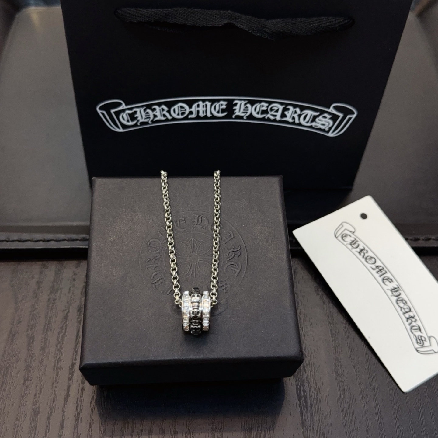   新款【专柜品质】Chrome Hearts克罗心骷髅头项链，凹凸造型不同的花纹设计风格 呈现出与众不