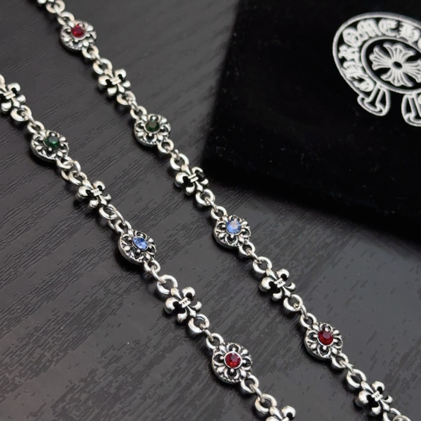  新款【专柜品质】Chrome Hearts克罗心童军花彩钻项链 。凹凸造型不同的花纹设计风格 呈现出与