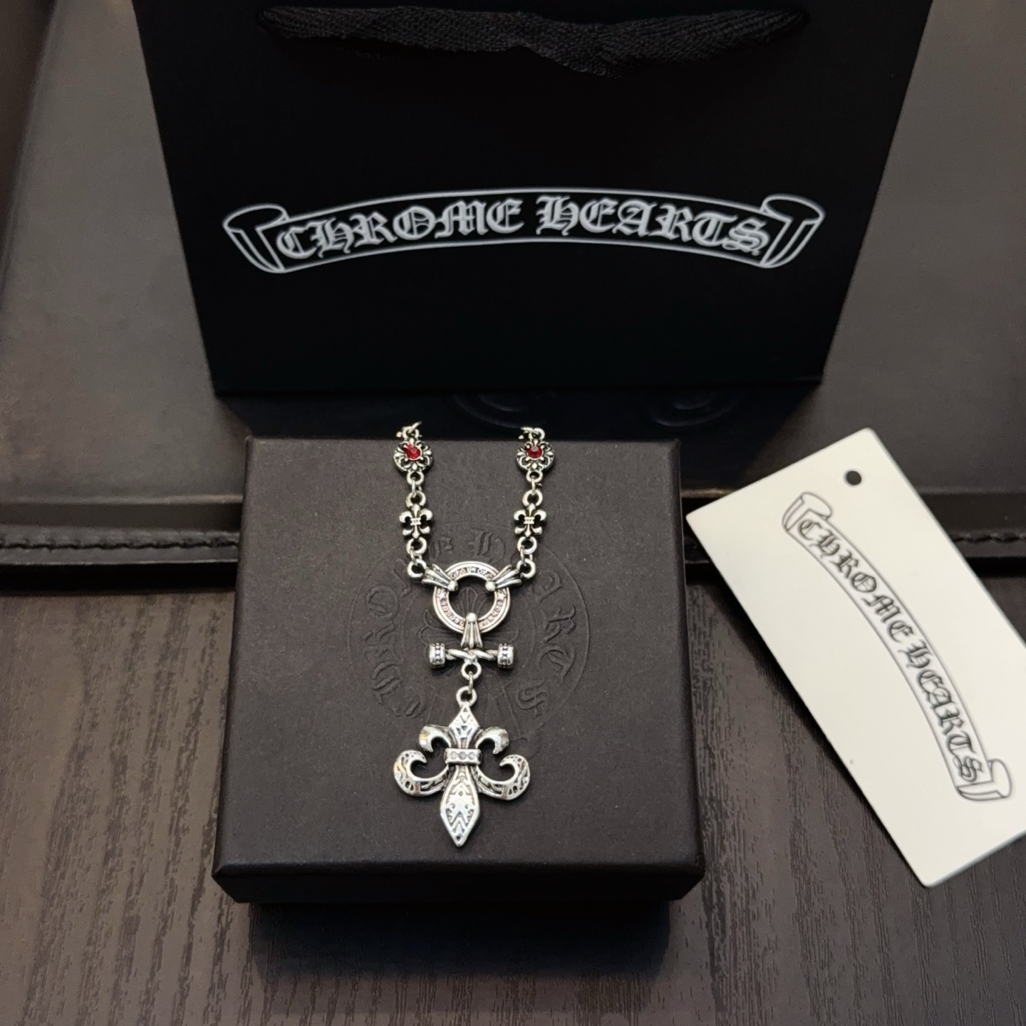  新款【专柜品质】Chrome Hearts克罗心童军花彩钻项链 。凹凸造型不同的花纹设计风格 呈现出与