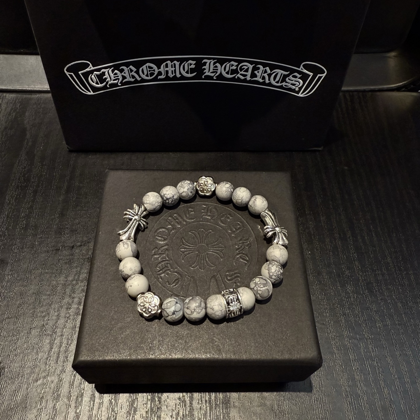  新款【专柜品质】Chrome Hearts克罗心经典复古多元素手链手串，凹凸造型不同的花纹设计风格 呈
