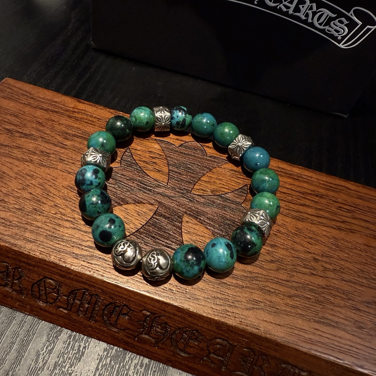  新款【专柜品质】Chrome Hearts克罗心经典复古多元素手链手串，凹凸造型不同的花纹设计风格 呈