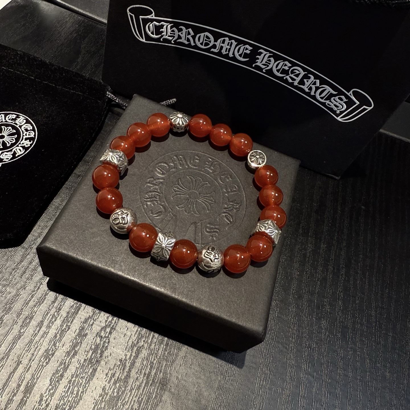  新款【专柜品质】Chrome Hearts克罗心经典复古多元素手链手串，凹凸造型不同的花纹设计风格 呈