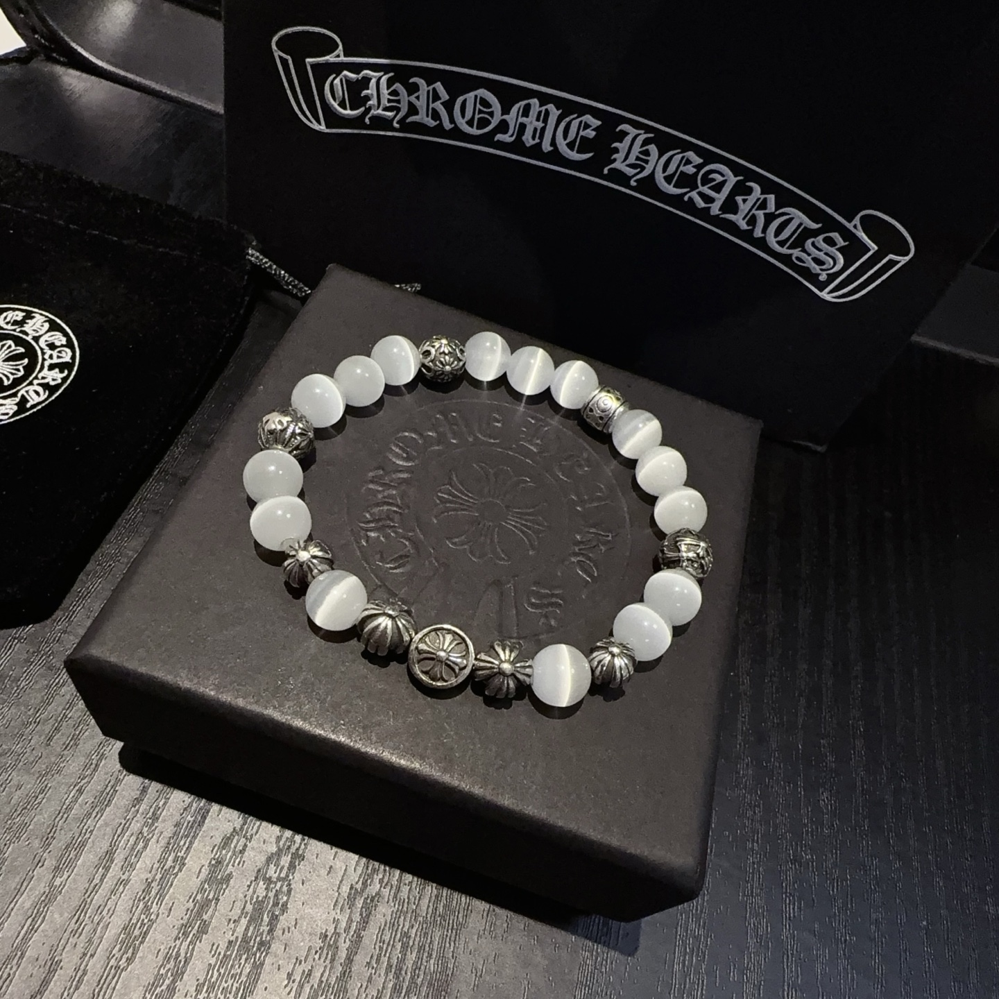  新款【专柜品质】Chrome Hearts克罗心经典复古多元素手链手串，凹凸造型不同的花纹设计风格 呈