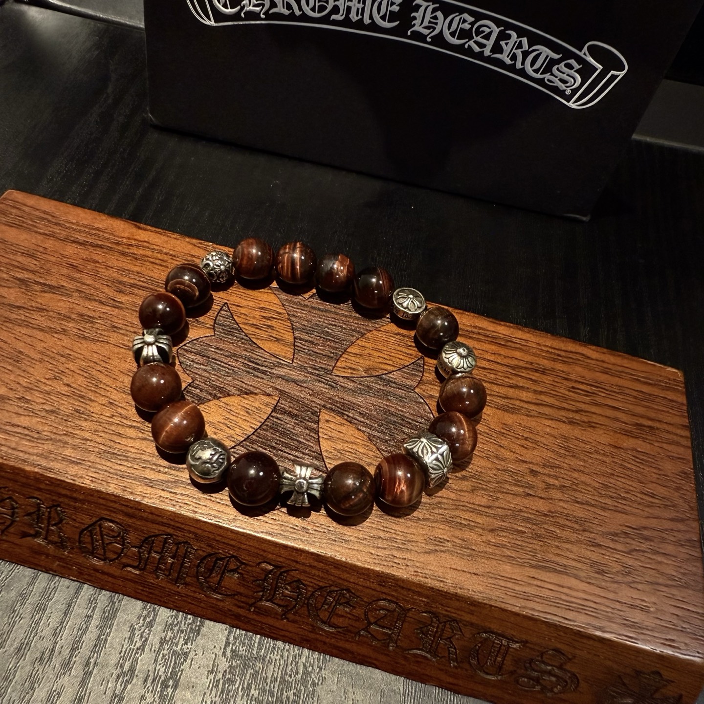  新款【专柜品质】Chrome Hearts克罗心经典复古多元素手链手串，凹凸造型不同的花纹设计风格 呈