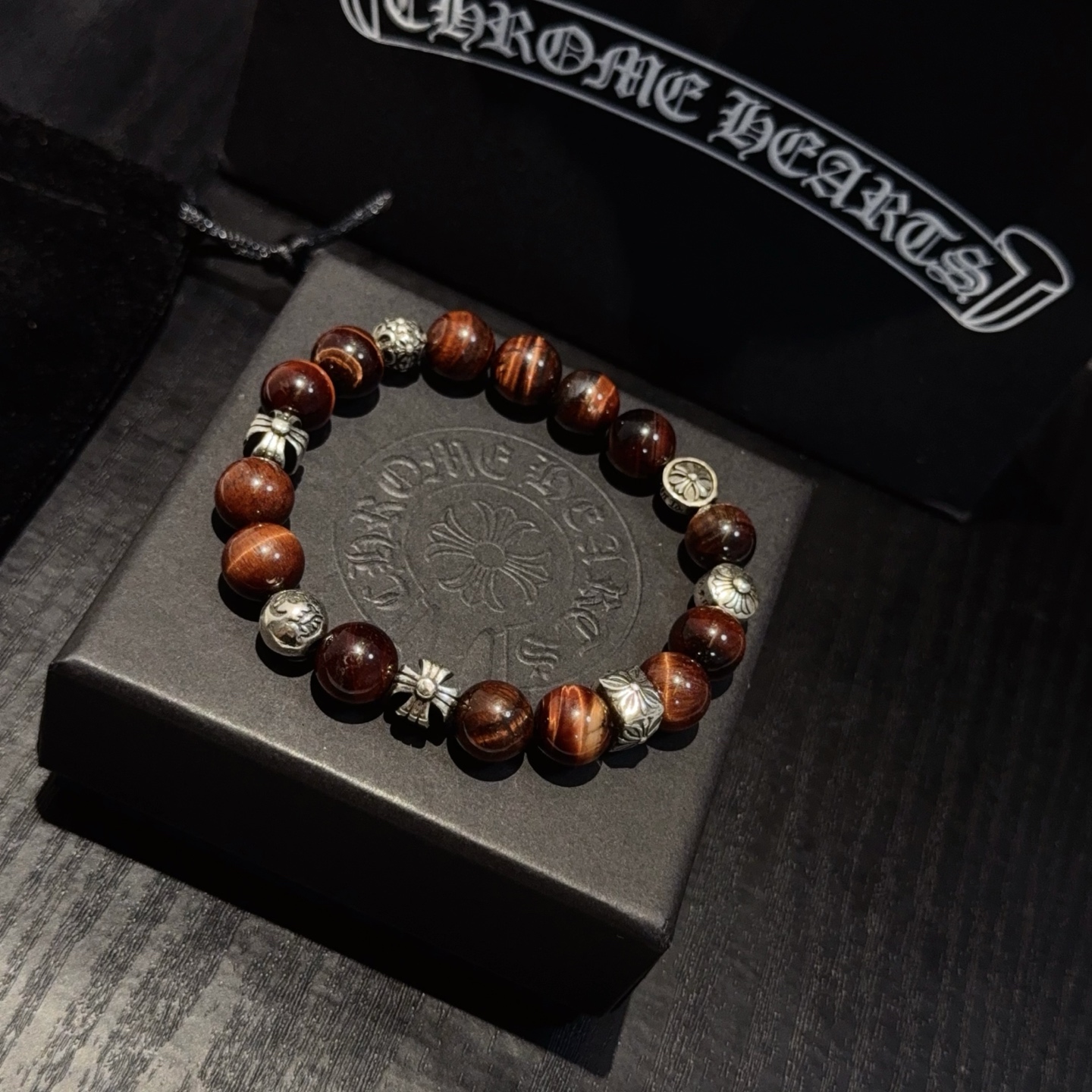  新款【专柜品质】Chrome Hearts克罗心经典复古多元素手链手串，凹凸造型不同的花纹设计风格 呈