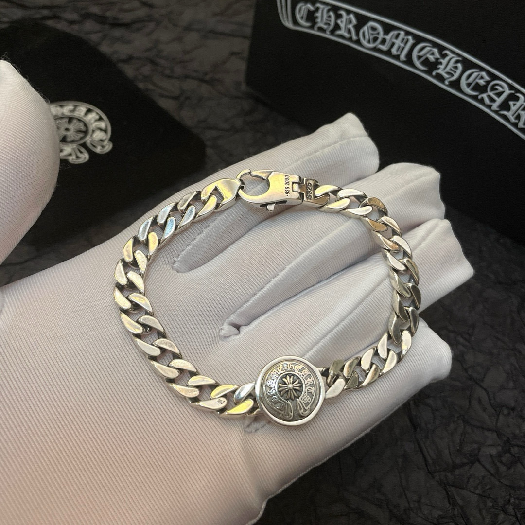 批 新款【专柜品质】Chrome Hearts克罗灵动马蹄印手链，凹凸造型不同的花纹设计风格呈现出与众不