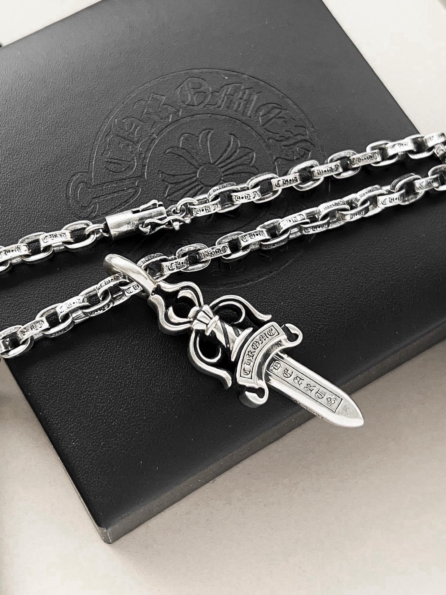   Chrome Hearts ❤️  克罗心宝剑吊坠 字母项链  进口做工工艺 精工雕刻 纯手工打造 