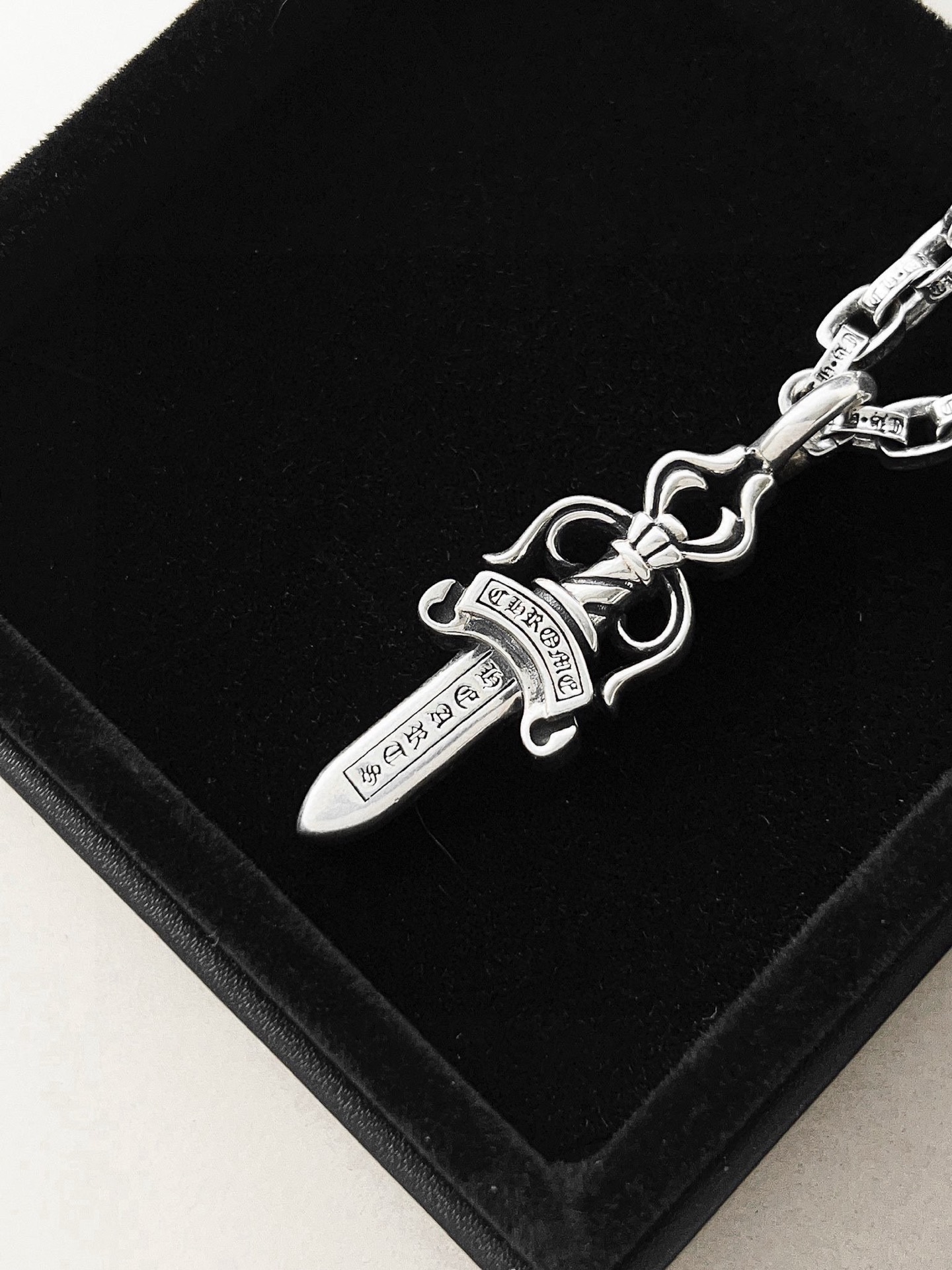   Chrome Hearts ❤️  克罗心宝剑吊坠 字母项链  进口做工工艺 精工雕刻 纯手工打造 