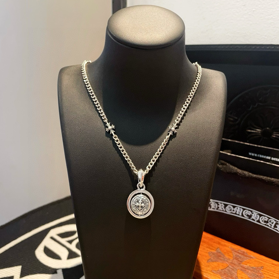  新款【专柜品质】Chrome Hearts克罗心经典复古十字架项链 马蹄印十字花吊坠 凹凸造型不同的花