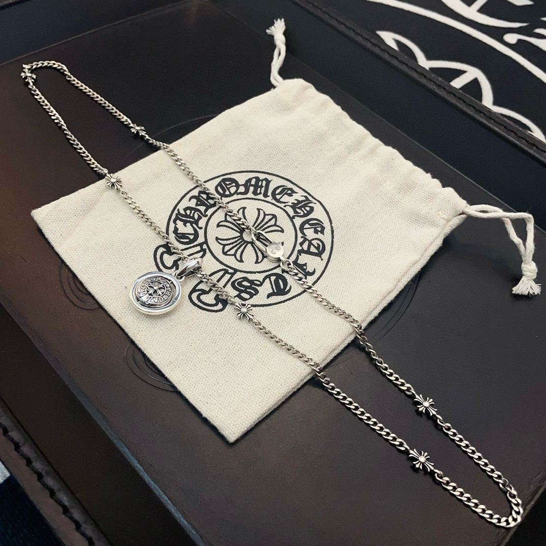  新款【专柜品质】Chrome Hearts克罗心经典复古十字架项链 马蹄印十字花吊坠 凹凸造型不同的花