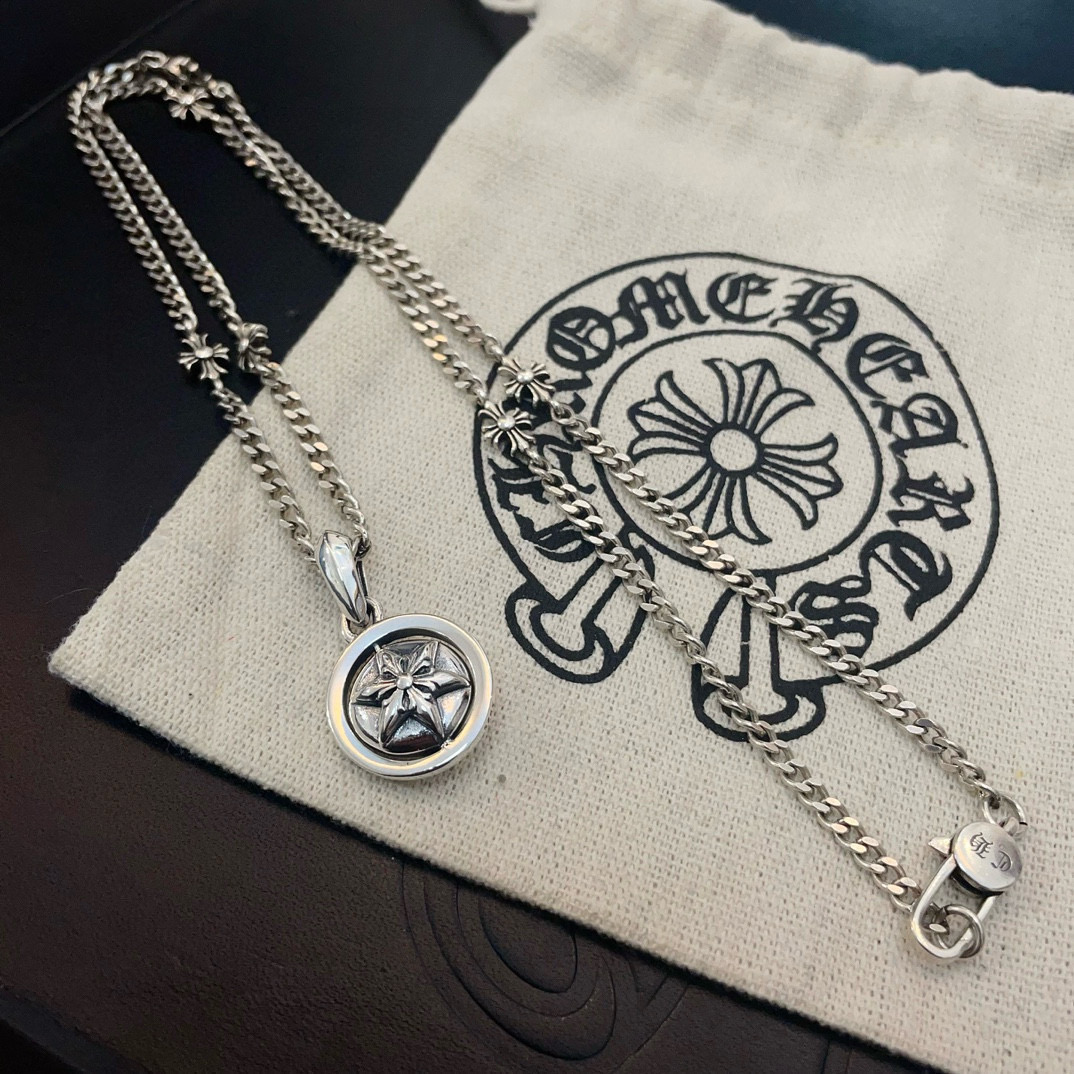  新款【专柜品质】Chrome Hearts克罗心经典复古十字架项链 马蹄印十字花吊坠 凹凸造型不同的花